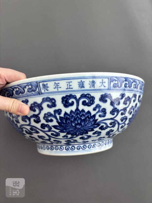 清雍正 青花缠枝花卉纹大碗 - 图5